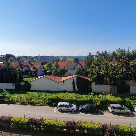 Apartment Between Krasków Εξωτερικό φωτογραφία