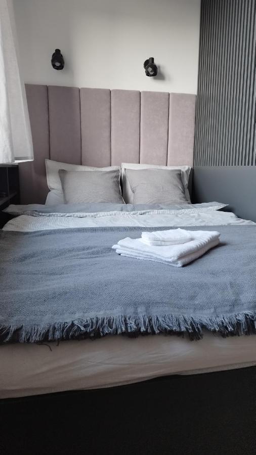 Apartment Between Krasków Εξωτερικό φωτογραφία