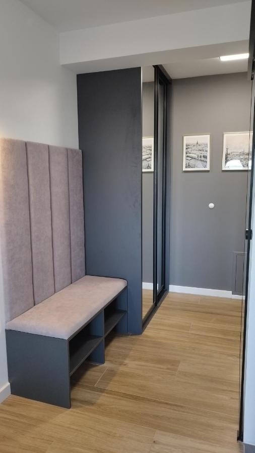 Apartment Between Krasków Εξωτερικό φωτογραφία